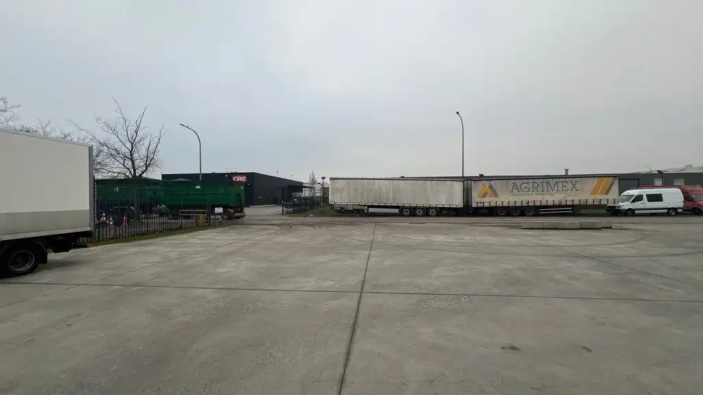 Magazijn te huur in de Heikensstraat in Zele foto 9