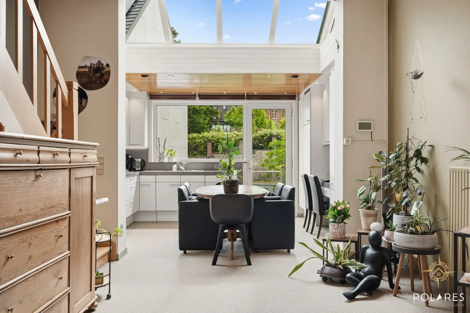 Ruime woning met 4 slaapkamers op toplocatie foto 10