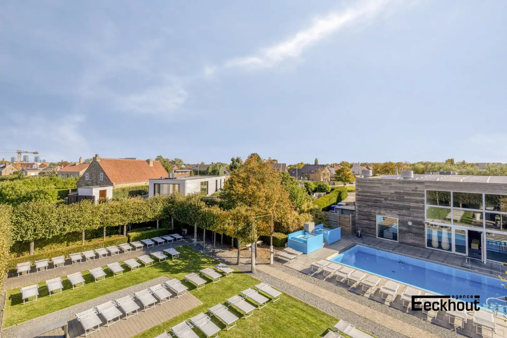 Handelscomplex op gunstige locatie foto 29