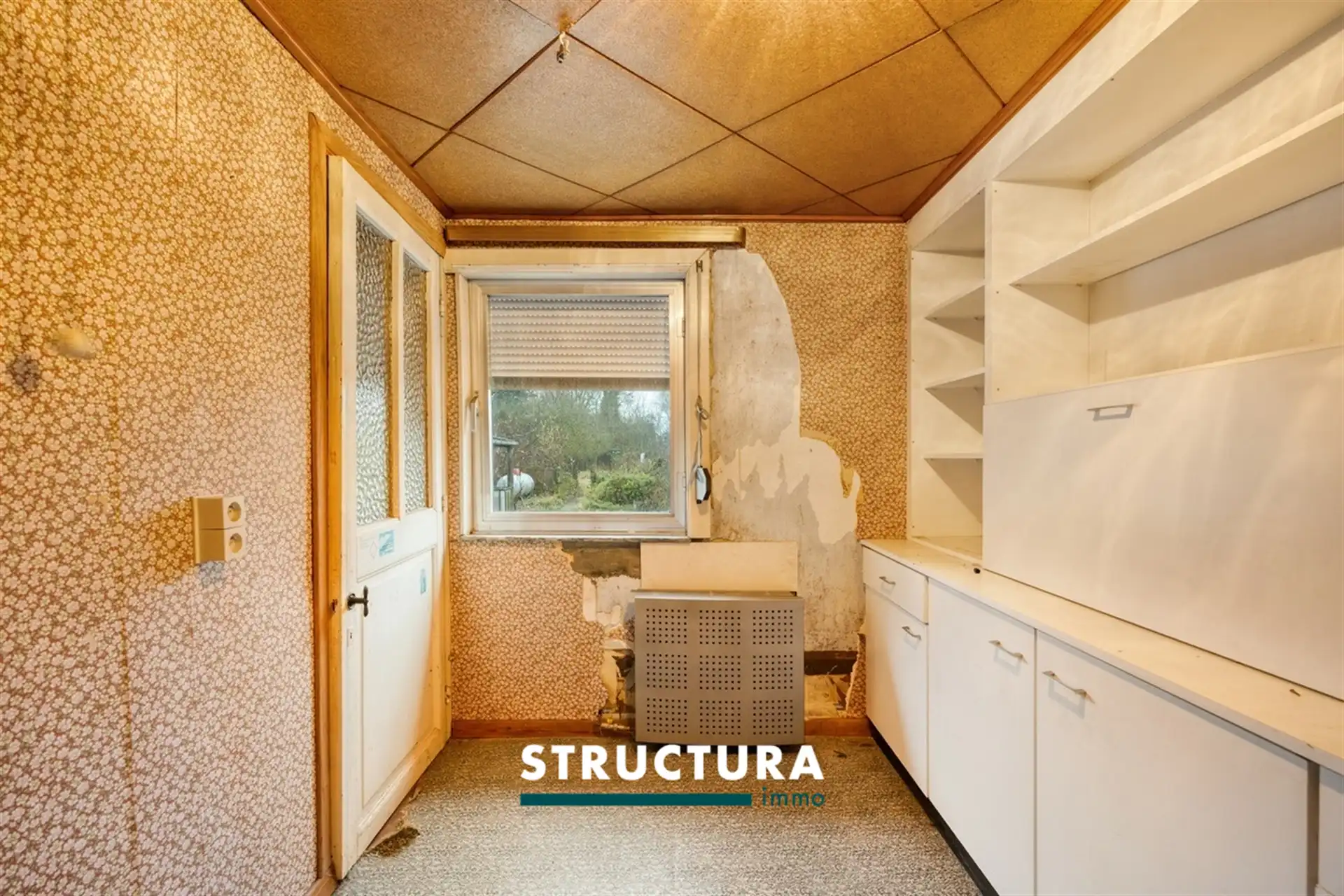 Te renoveren woning met prachtige tuin foto 12