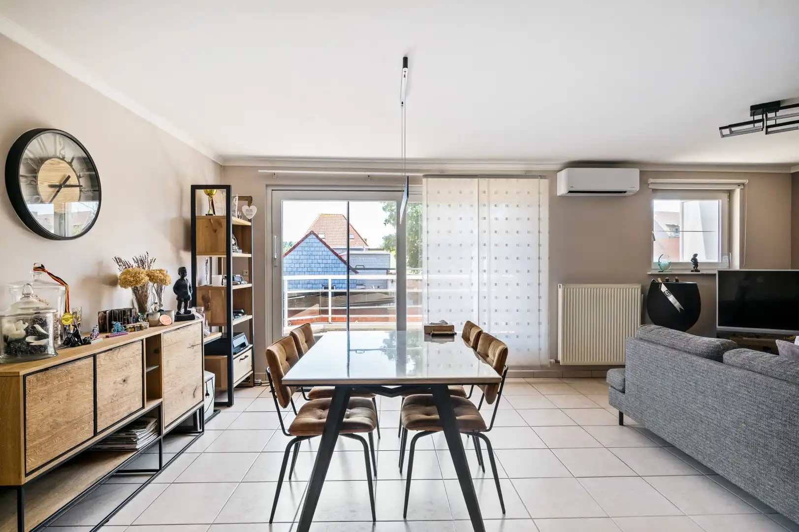 Instapklaar app met 2 slaapkamers, terras en garage, rustig en centraal gelegen te Lier! foto 3