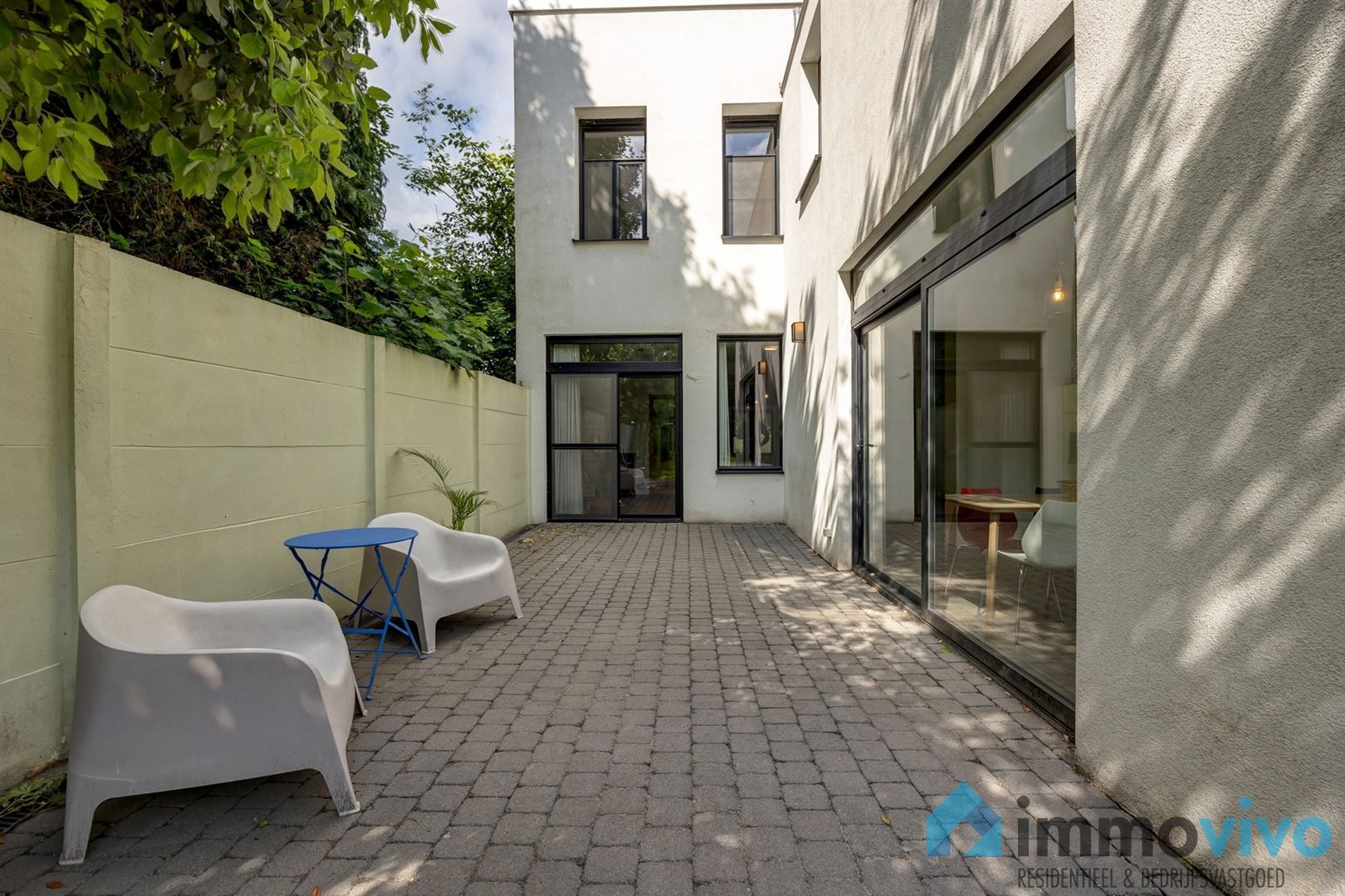 Ruime gerenoveerde woning met 4 slaapkamers op 615 m² foto 11