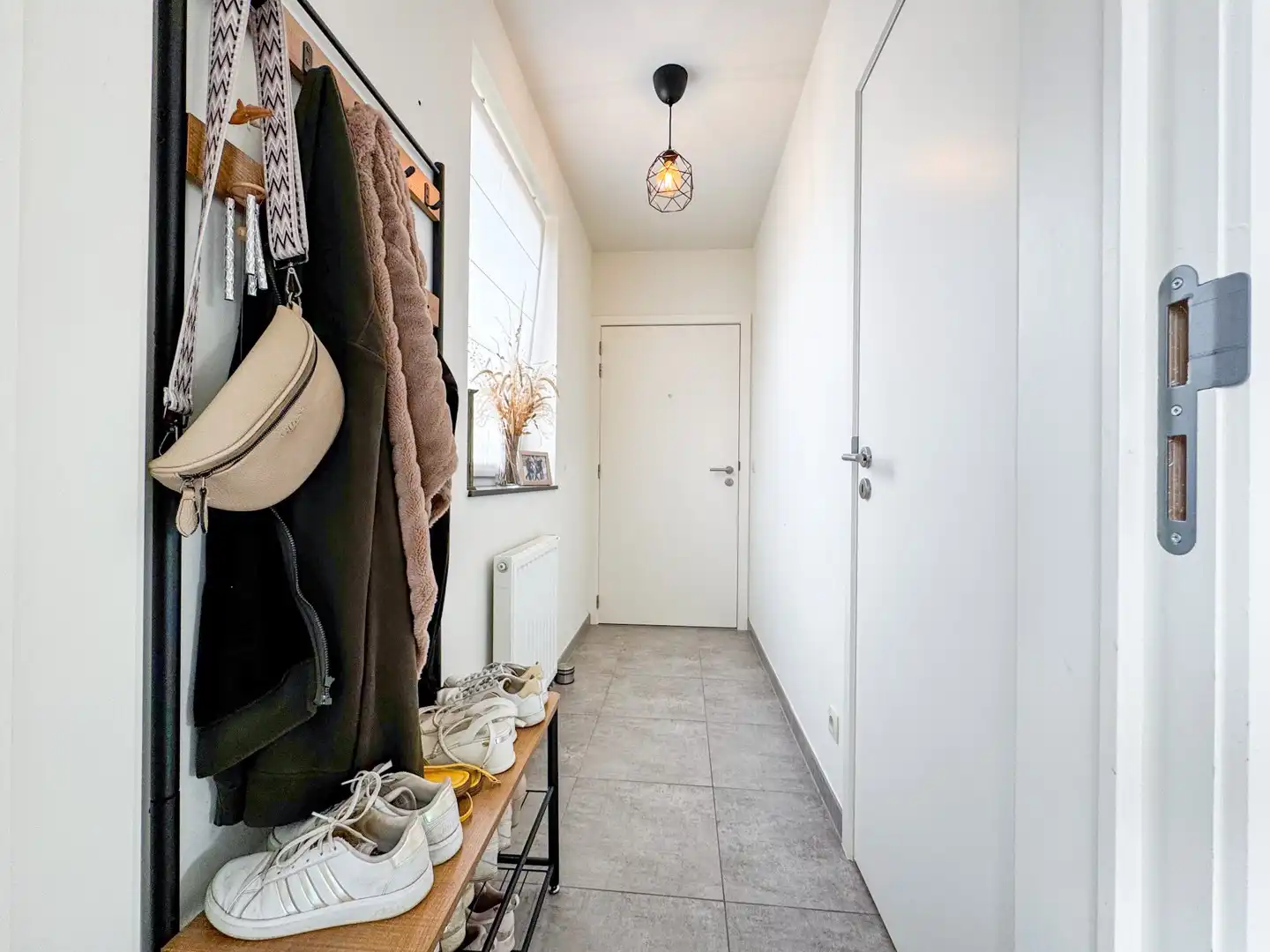 Mooi onderhouden en energiezuinig appartement in centrum Knesselare foto 3
