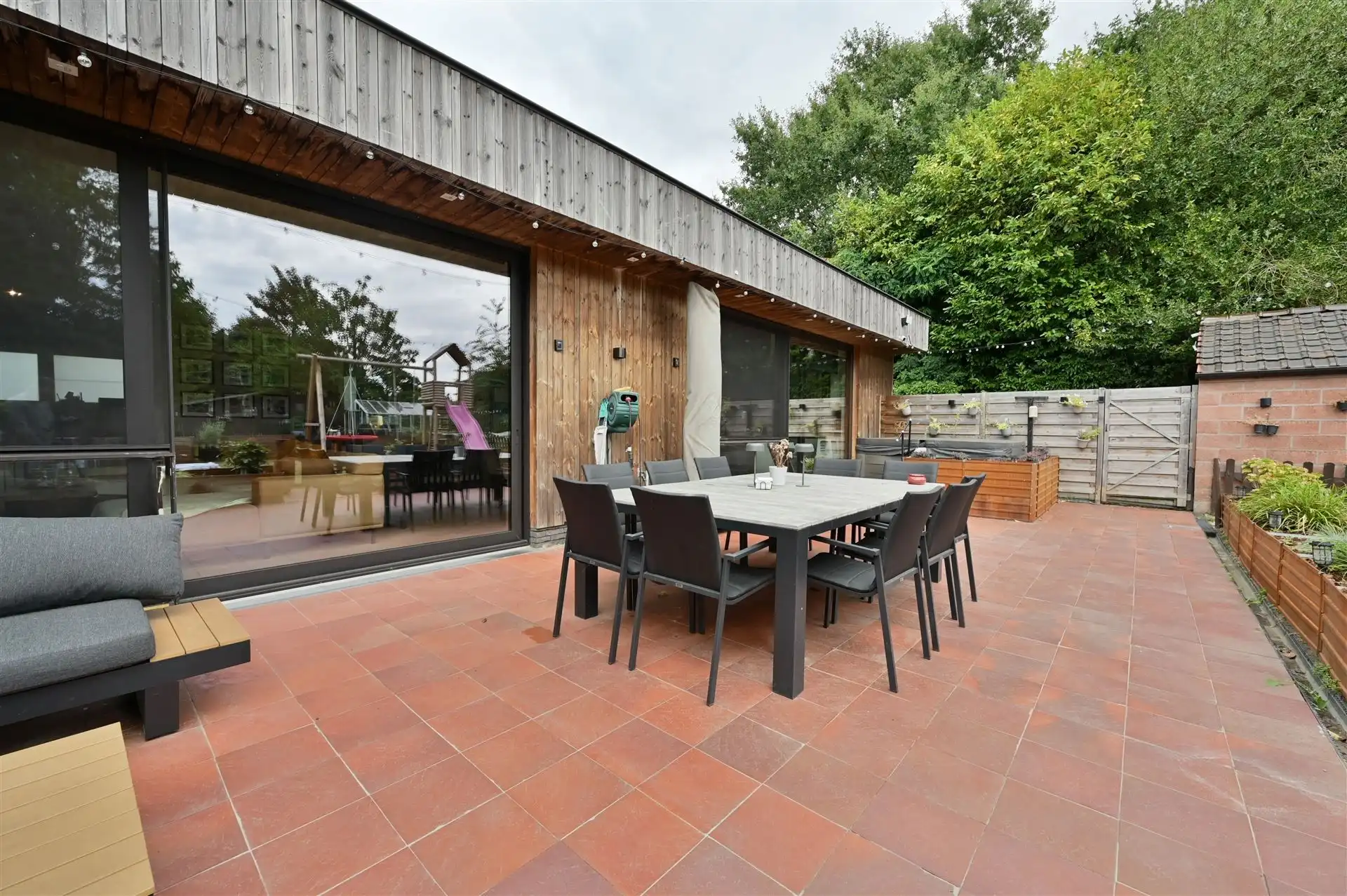 Veelzijdige woning met 5 slpks en bijgebouw van ca. 150 m² foto 22