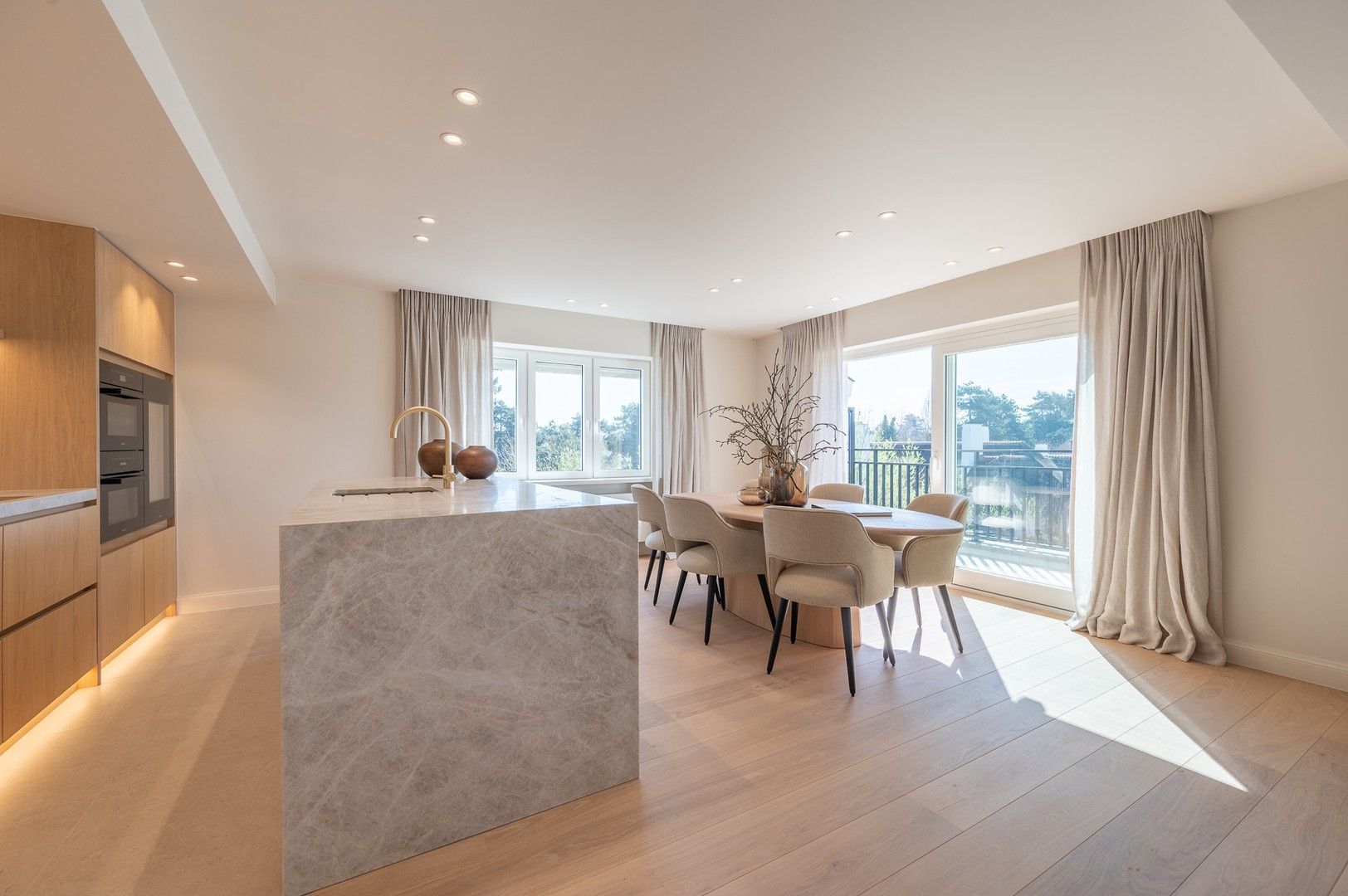 Subliem gerenoveerd hoekappartement met een schitterend zicht op de villa's van het Zoute. foto 15