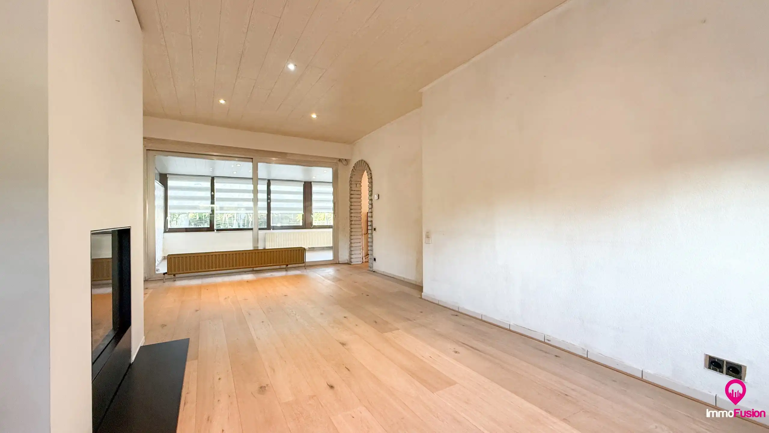 Charmante woning met 3 slaapkamers op ruim perceel van 890m² foto 3