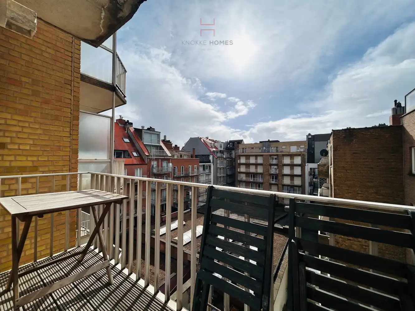 Ruim twee- slaapkamerappartement met frontaal zeezicht foto 13