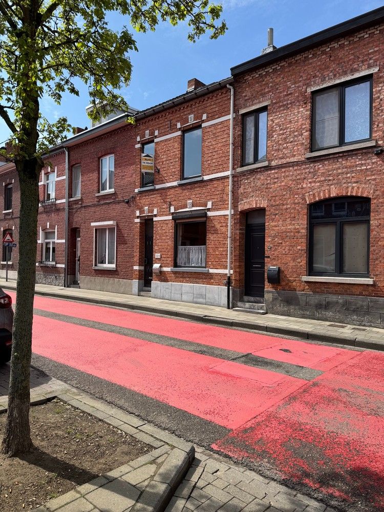 Goed gelegen rijwoning met tuin foto 2