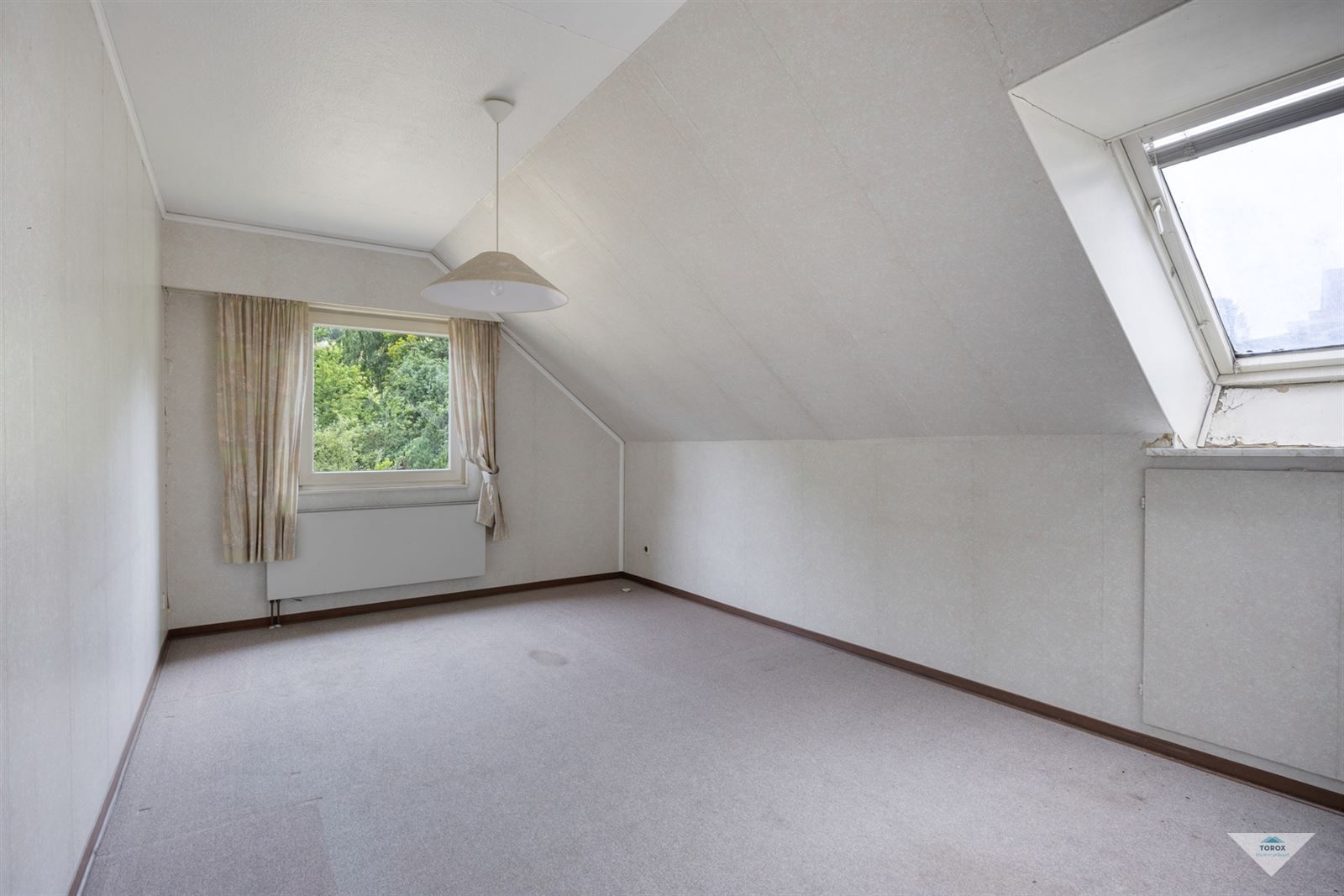 Ruime woning met veel potentieel foto 14