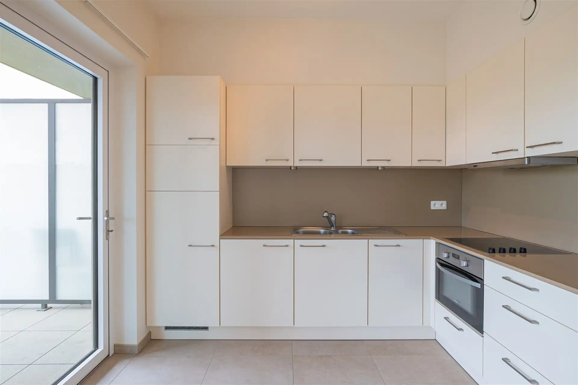 MODERNE ASSISTENTIEFLAT MET TERRAS EN EPC A TE OUDENAARDE foto 6