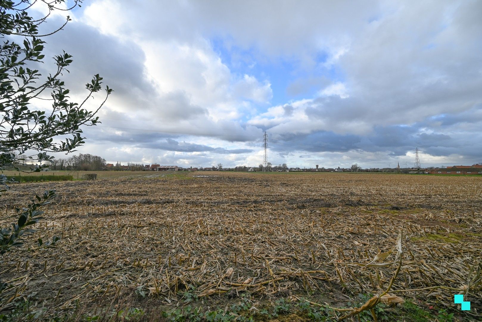 Prachtig landelijk en rustig gelegen te renoveren bebouwing in Izegem foto 19