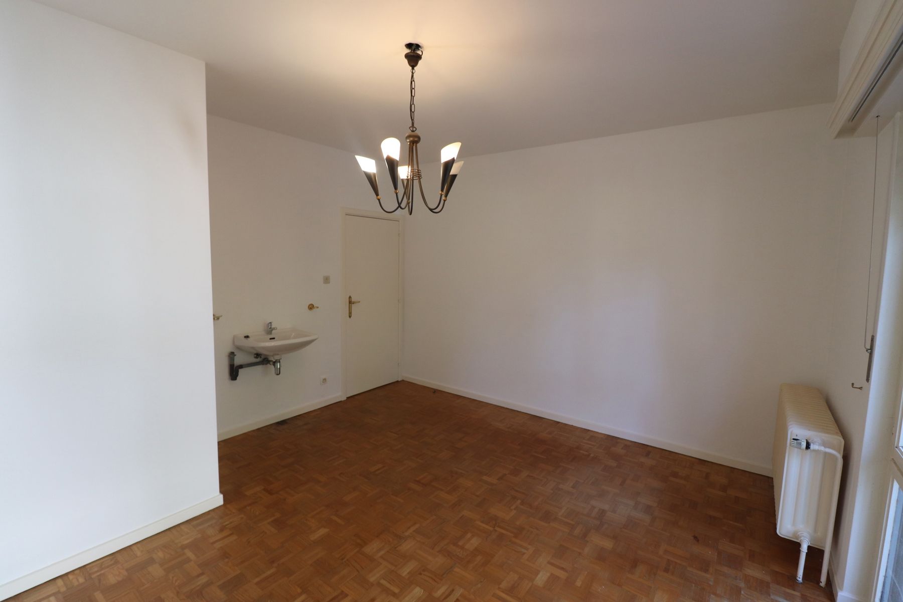 Charmante villa met 5 slaapkamers op een perceel van 1.785m² - Gelegen in een rustige en kindvriendelijke verkaveling. foto 13