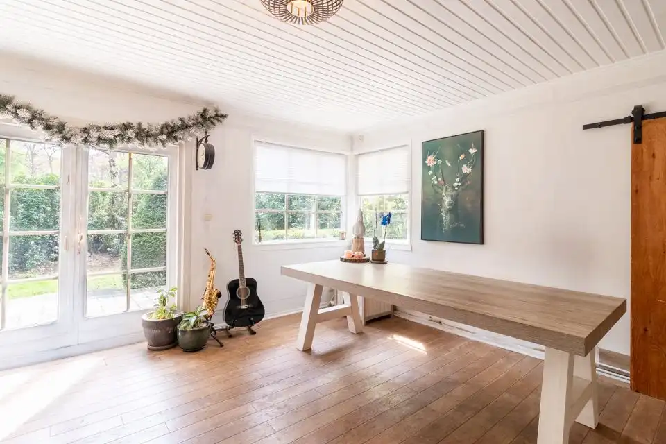 Te renoveren open bebouwing in een groene oase foto 3