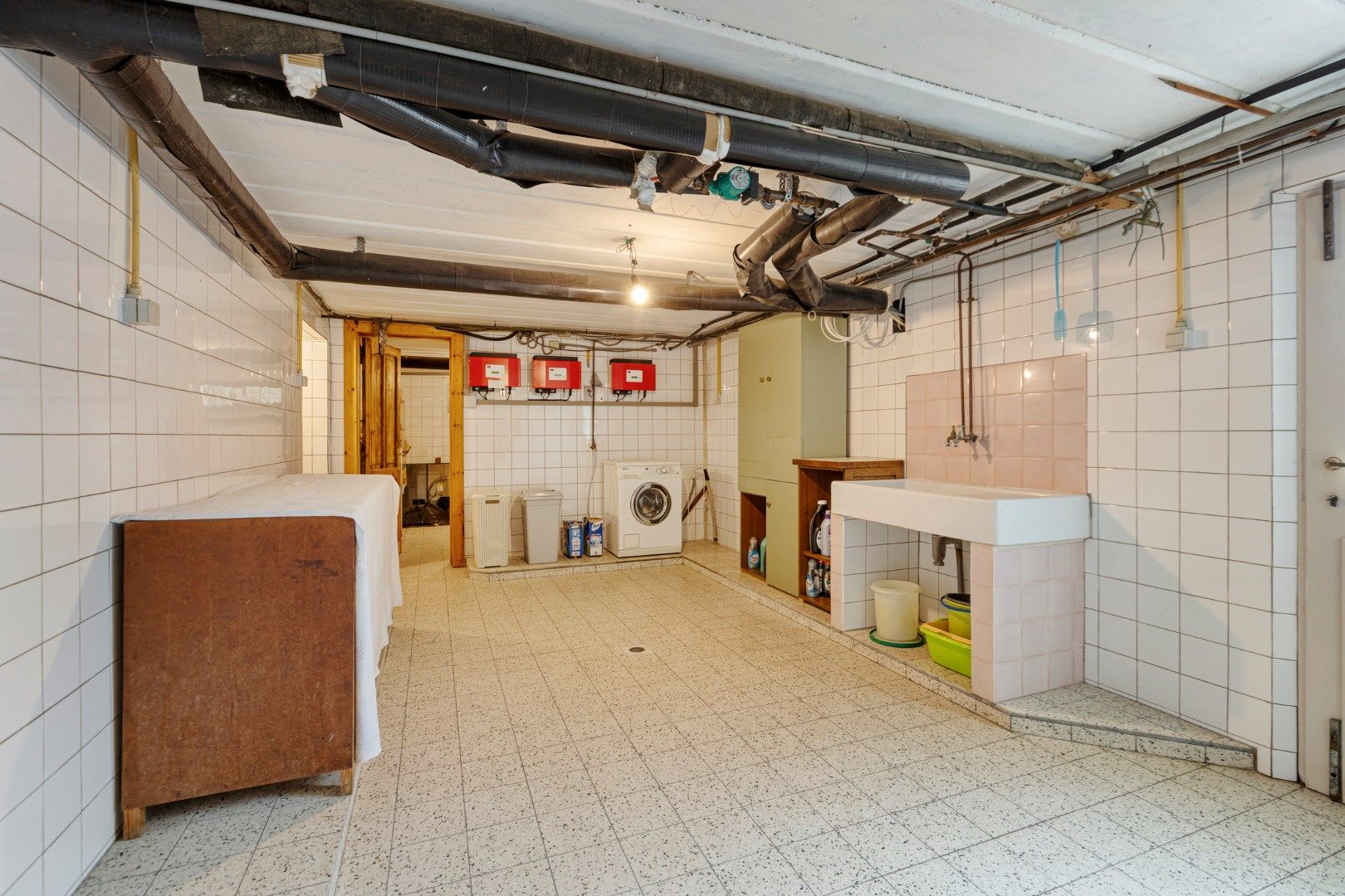Ruime goed onderhouden woning op een prachtig perceel met praktijk mogelijkheid foto 25