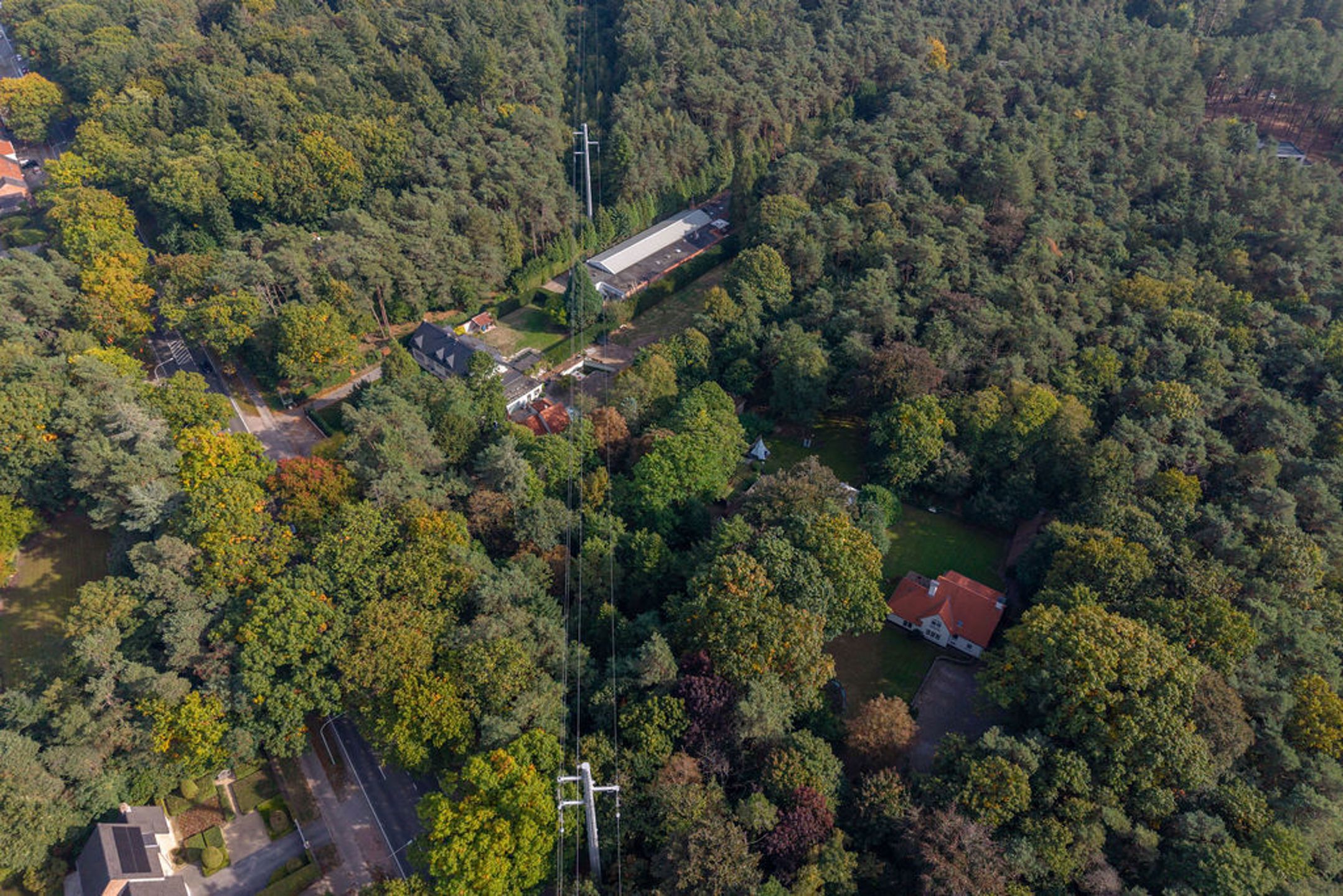 Bouwgrond / grondig te renoveren woning op 6.065m² grond. foto 9