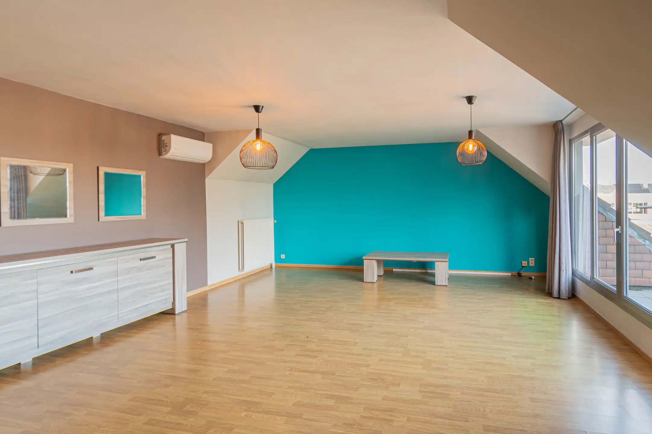 Ruim 2 slaapkamer dakappartement met terras en garage  foto 6