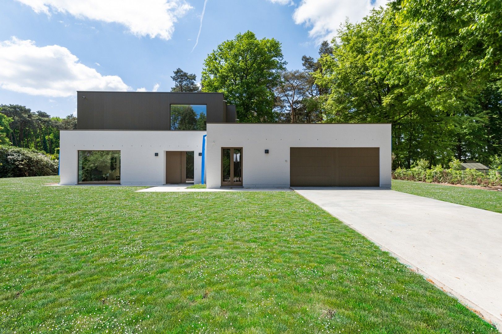 Moderne nieuwbouwvilla op prachtig perceel van 4.718 m² foto 3