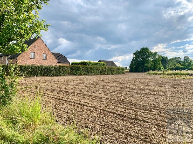 Bouwgrond - mooi perceel - dicht bij het centrum van HdS foto 1