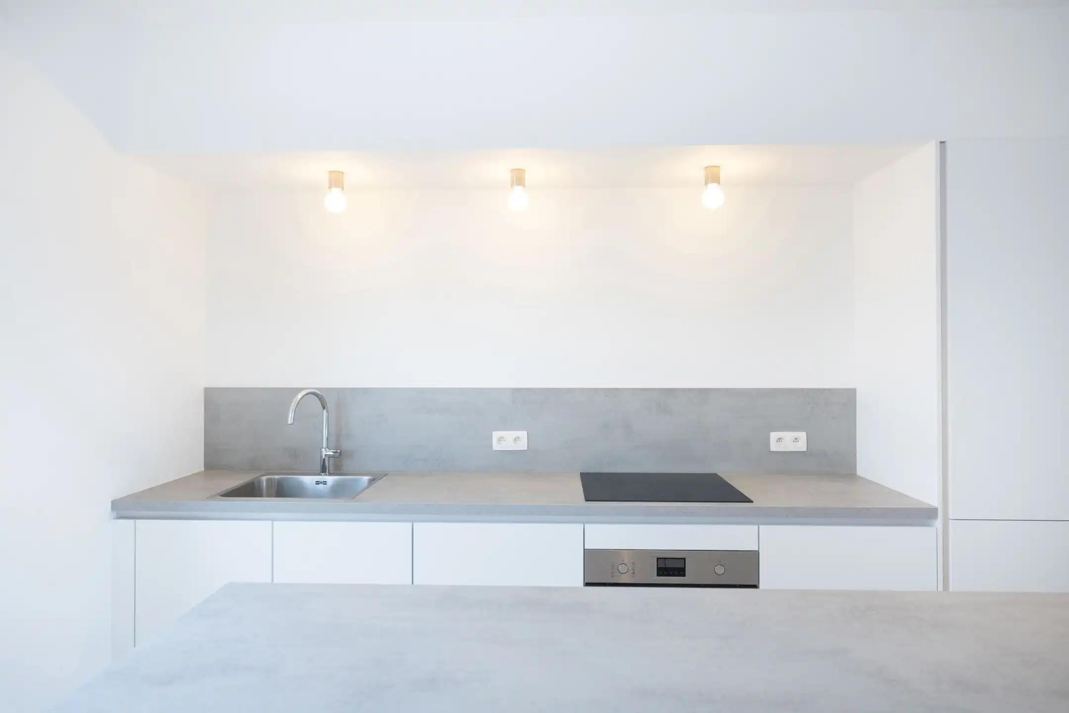 Prachtig gerenoveerd 2slpk appartement, parking en kelder foto 7