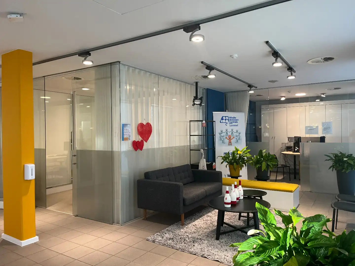 Ruim goed gelegen handelspand centrum Lommel foto 5