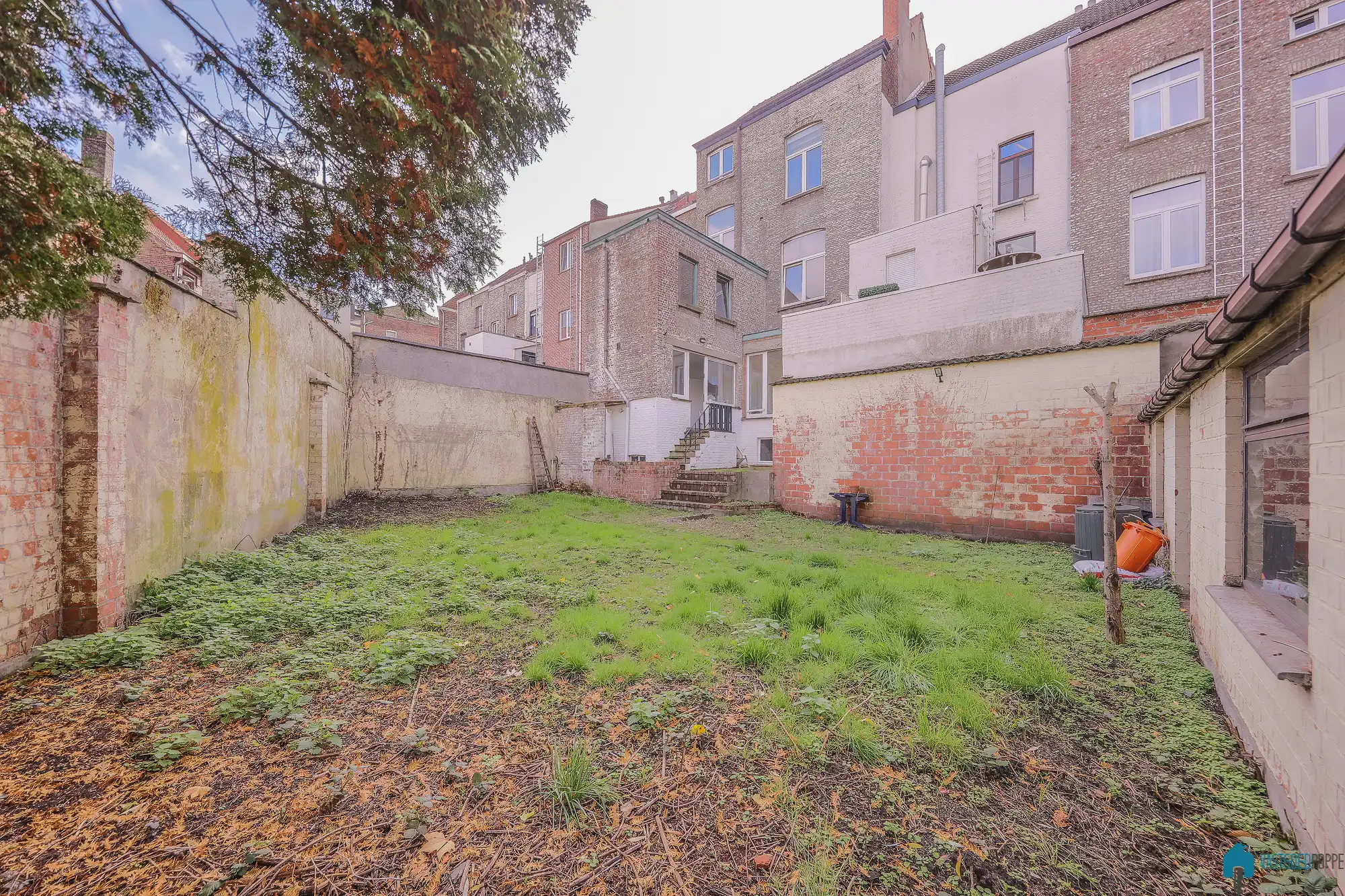 Ruim herenhuis met tuin en garage foto 7