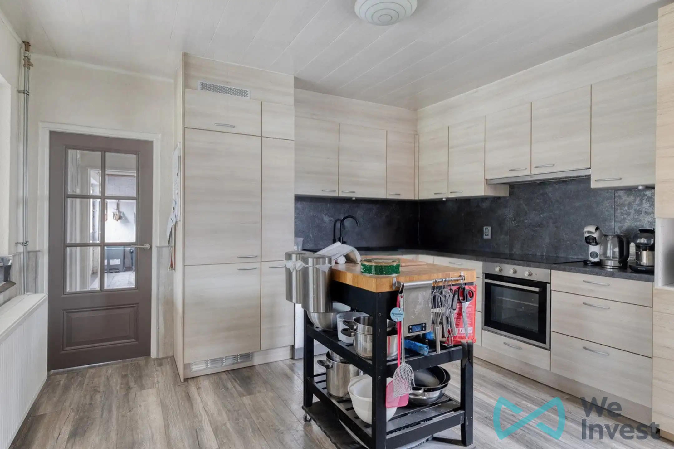 Vernieuwde woning met weiland en mogelijke praktijkruimte foto 3