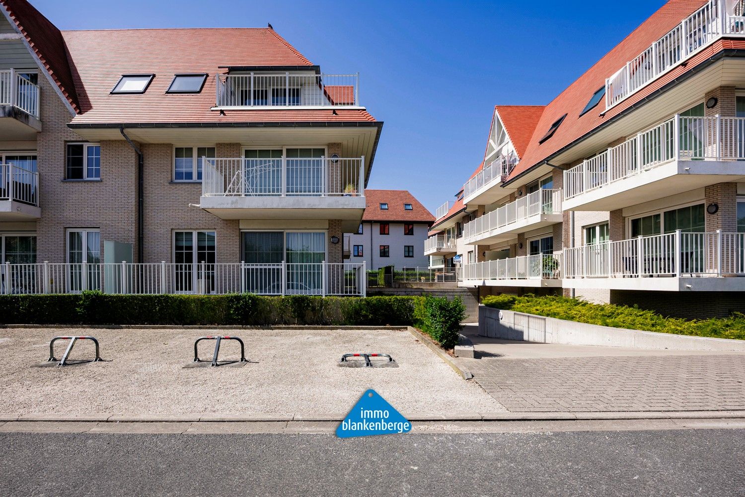 Gelijkvloers 2-slaapkamerappartement met tuin en luxe afwerking in De Haan foto 20