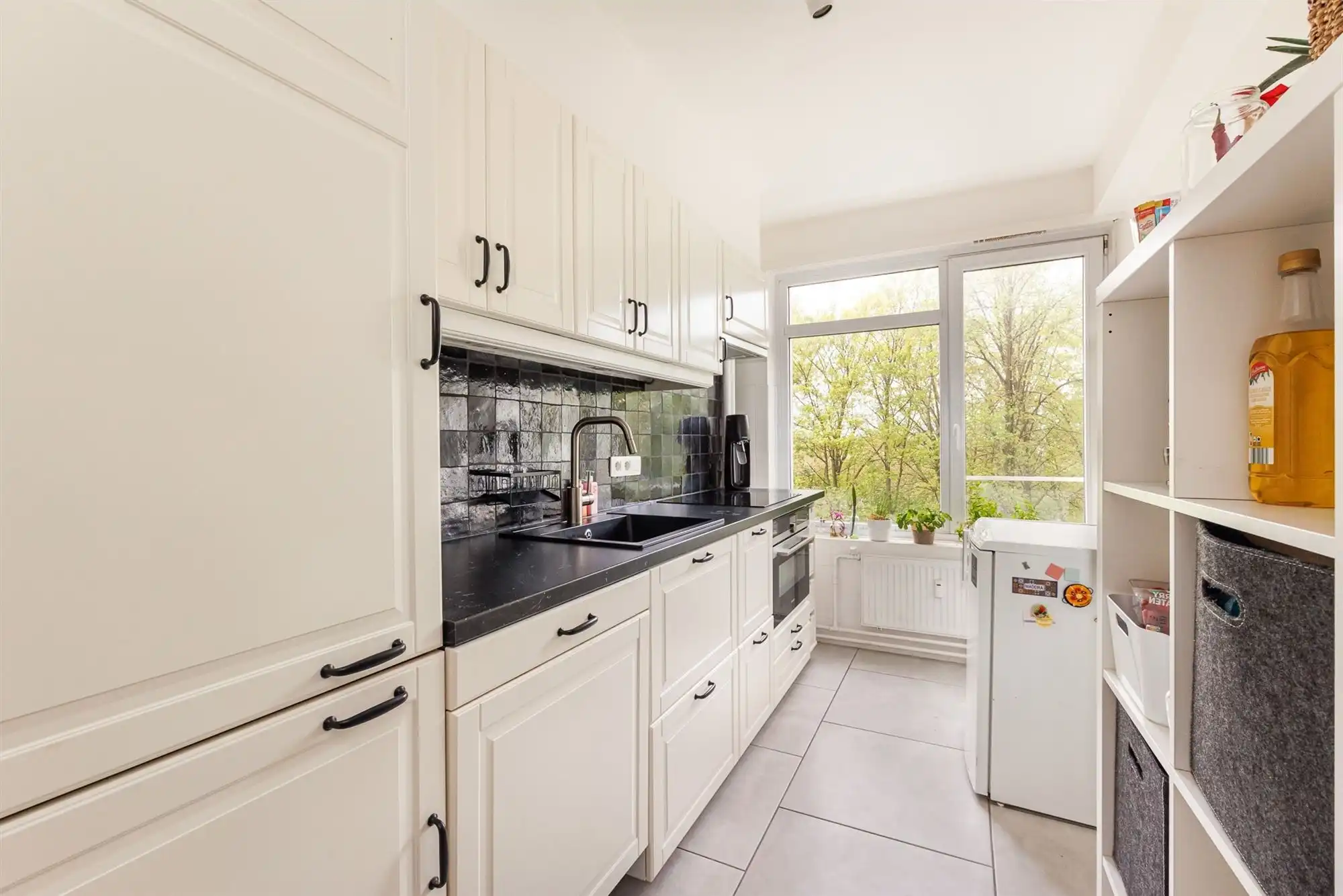 Gerenoveerd 2 Slaapkamer appartement met terras in Berchem foto 5