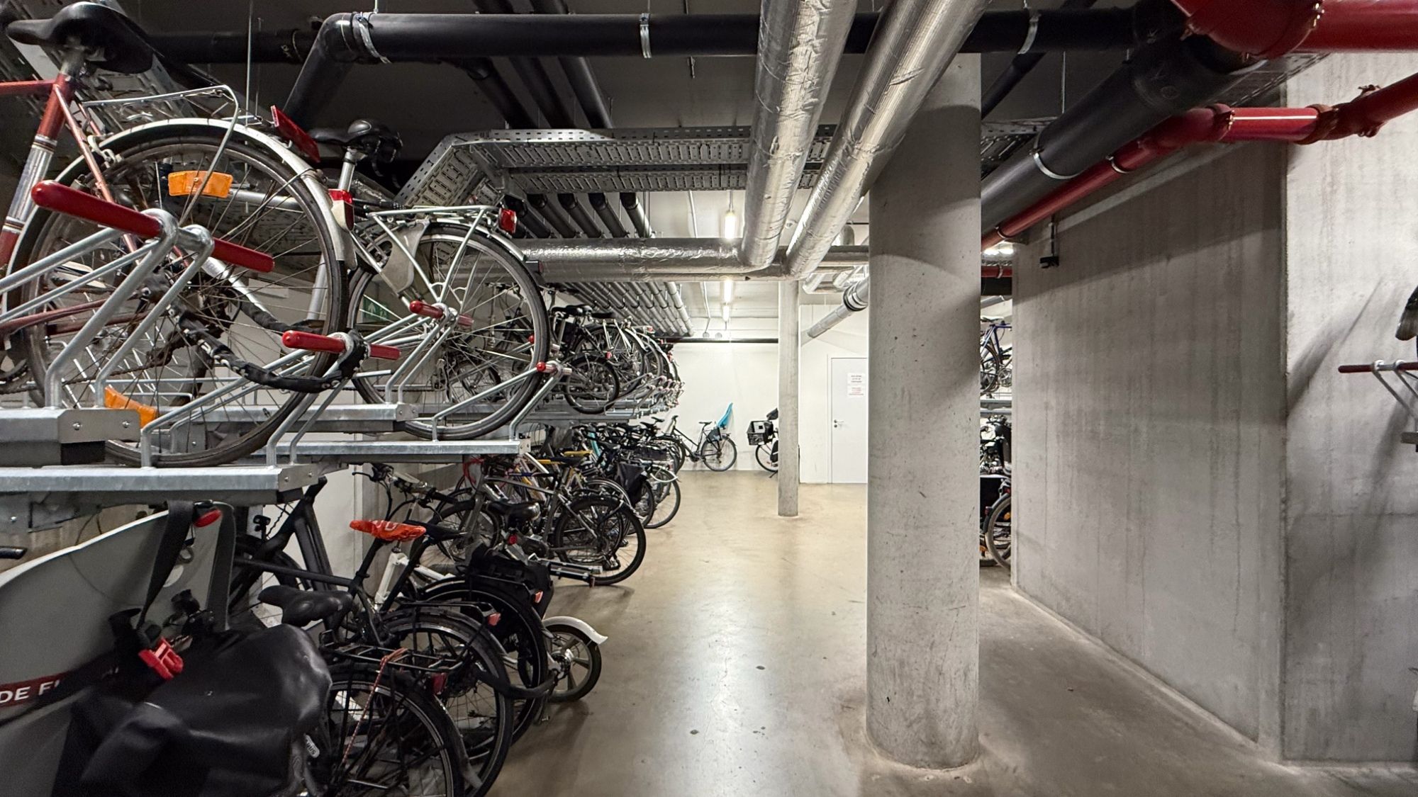 Nieuwbouw 2-slpk app met zicht op het water nabij Oude dokken foto 32