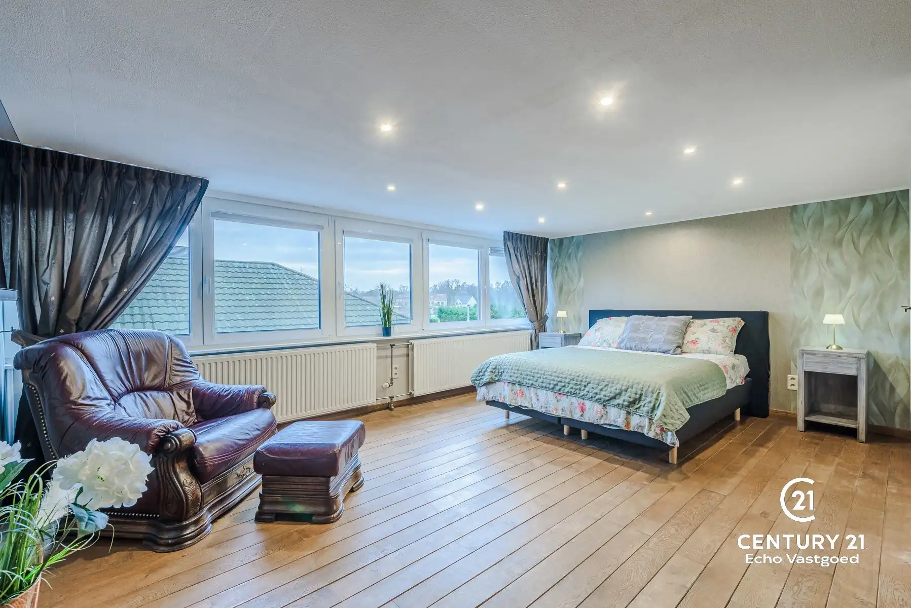Gerenoveerde vrijstaande villa met verwarmd zwembad foto 13