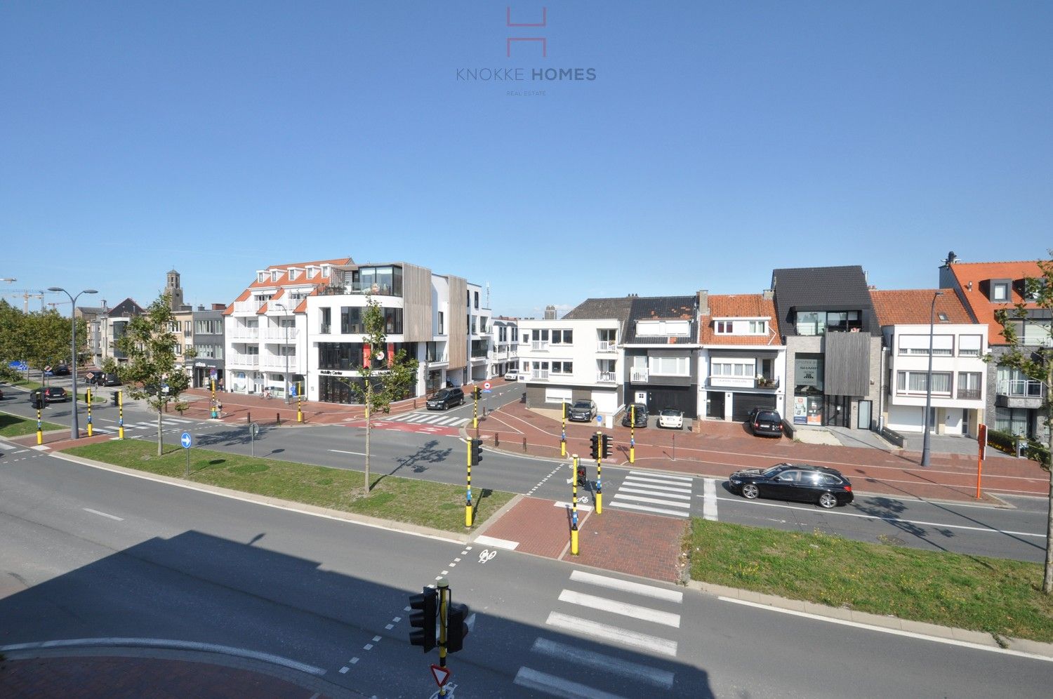 Casco meergezinswoning met garage gelegen aan Duinenwater foto 3