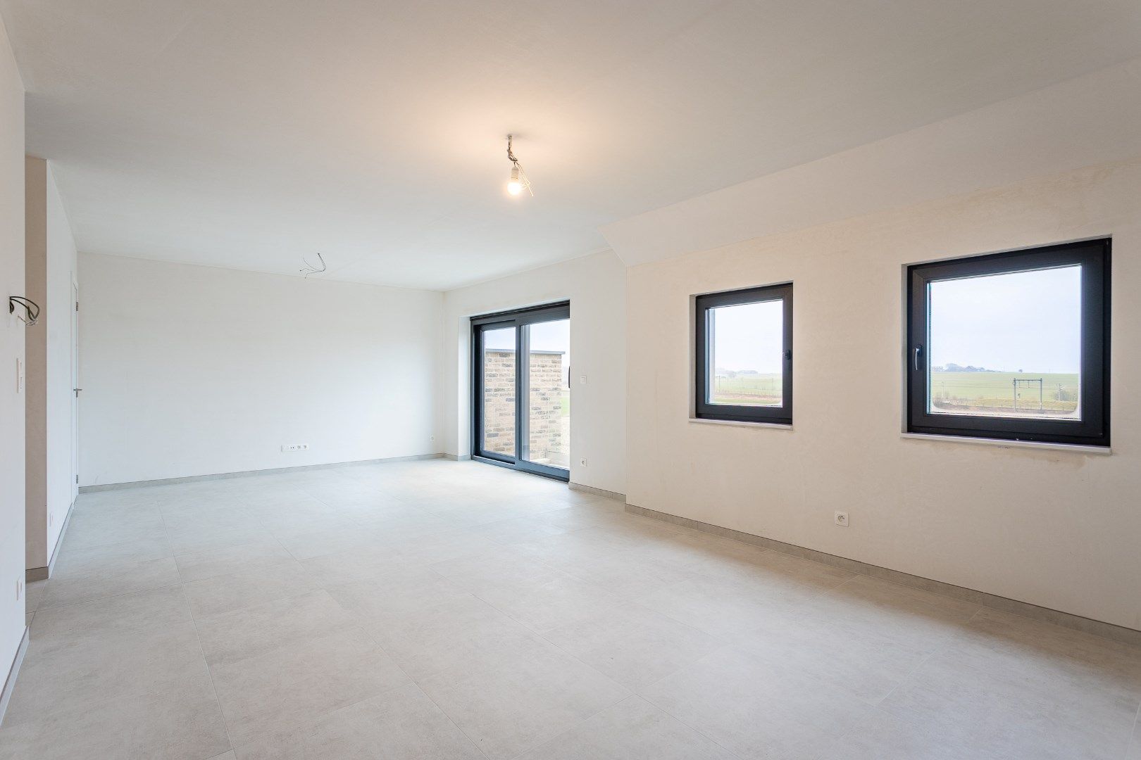 Duplex 3 slpk, terras en 2 autostaanplaatsen foto 6