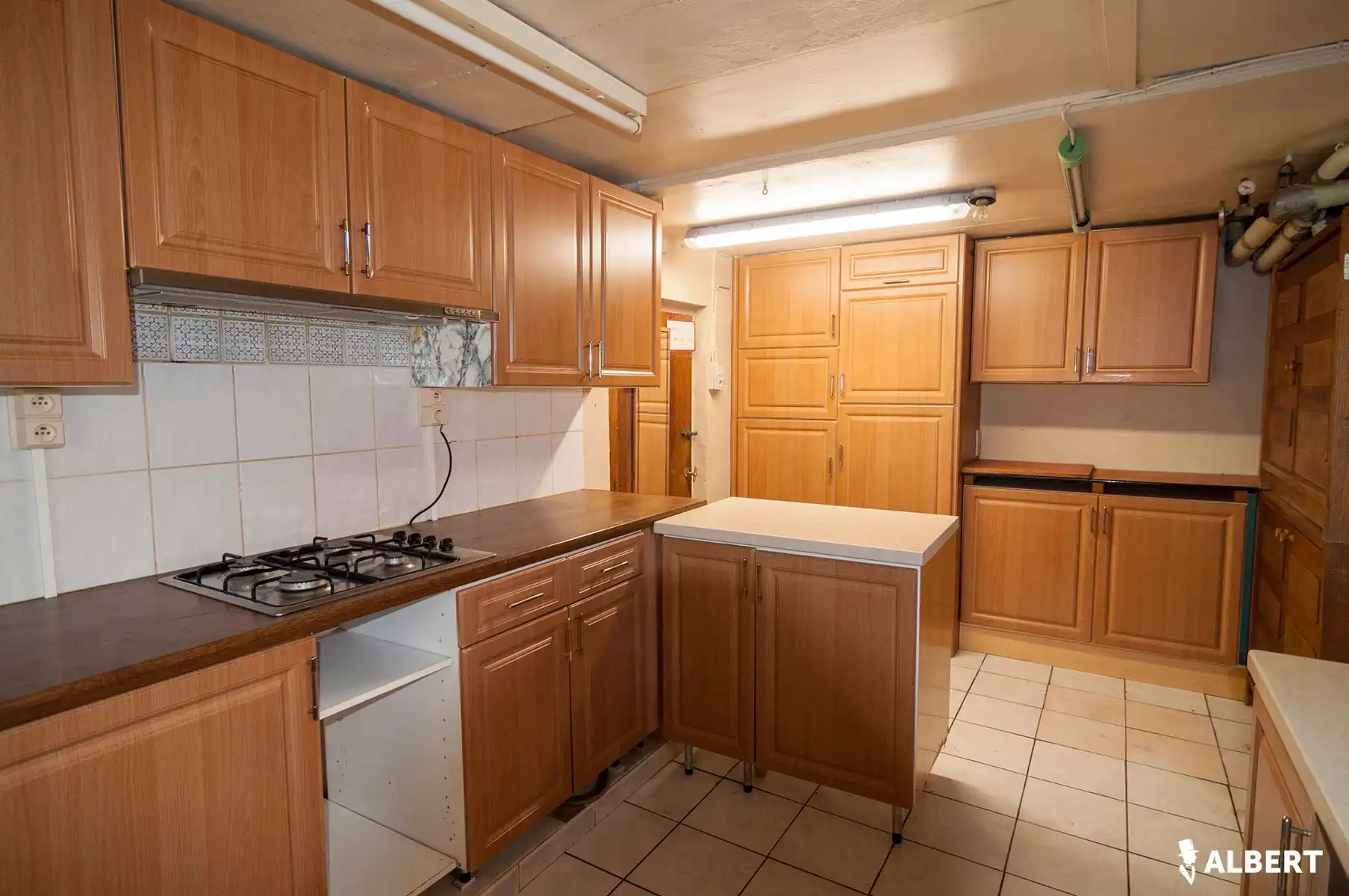 Leuke halfopen gezinswoning met potentieel op topligging! foto 11