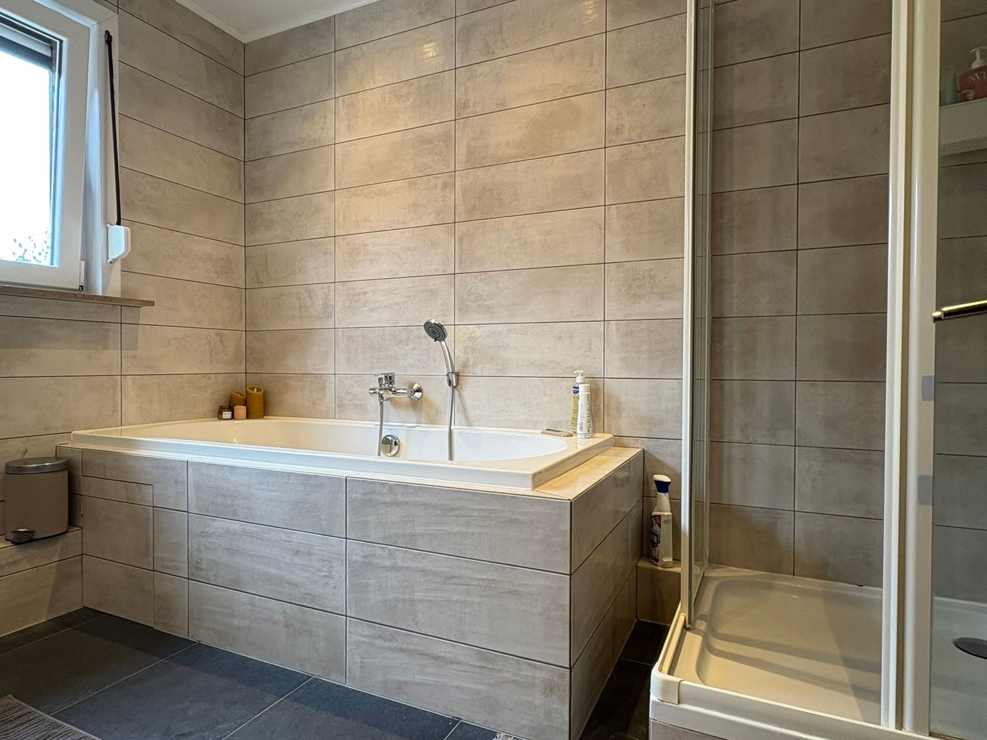Centraal gelegen rijwoning met tuin foto 7