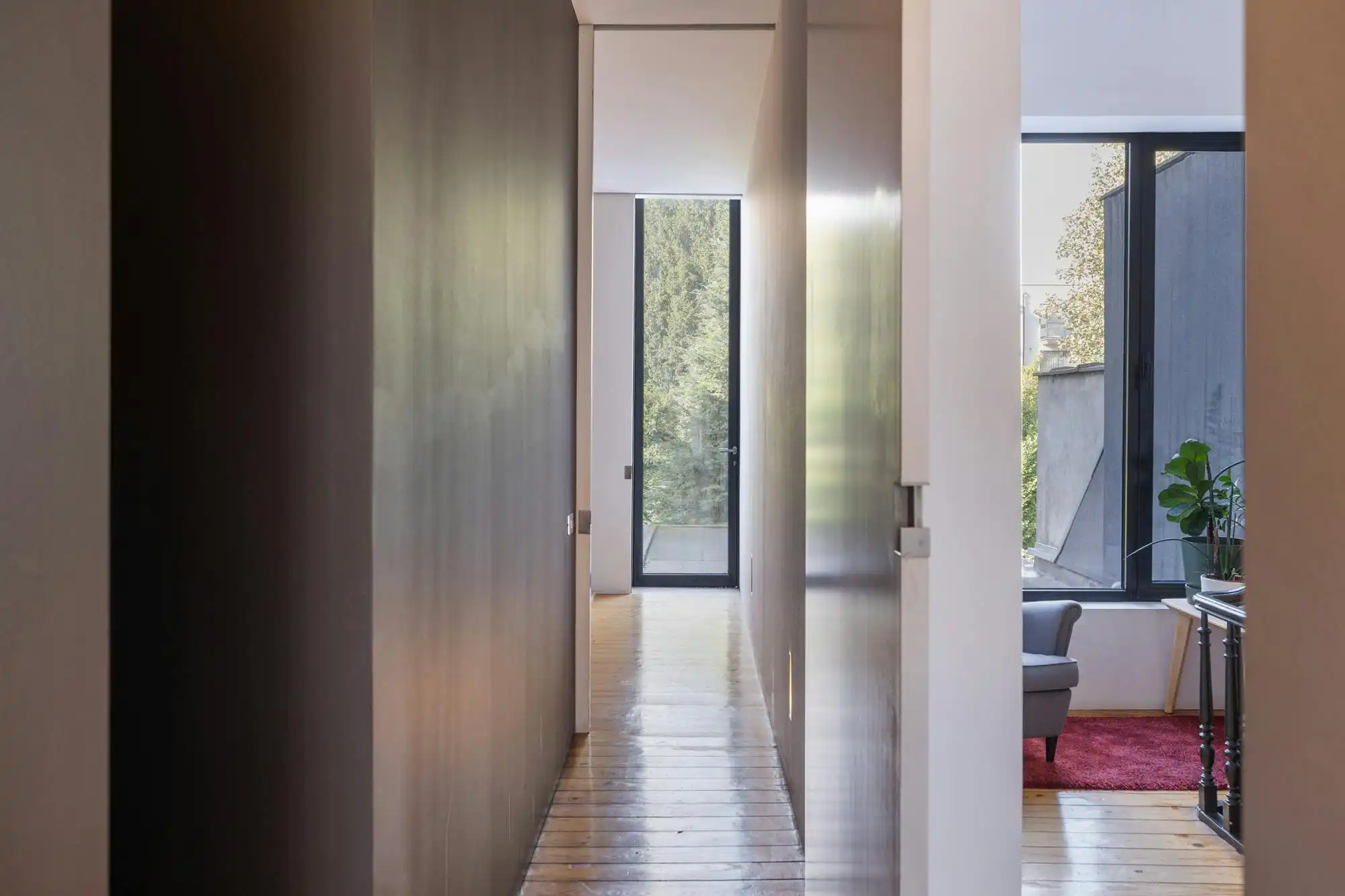 Herenhuis van 430 m² met praktijkruimte vlakbij Tour & Taxis foto 11