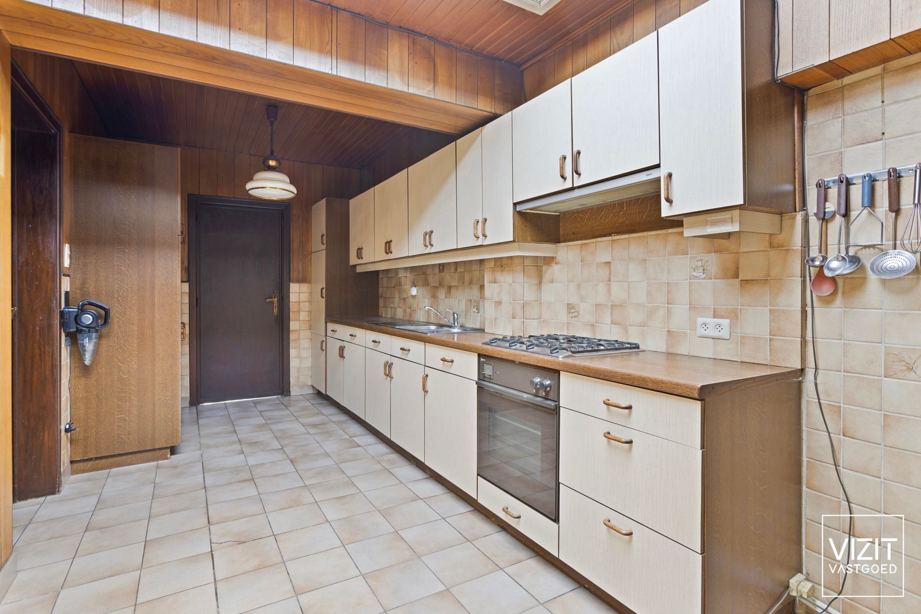 Te renoveren woning met potentieel in Denderhoutem foto 9