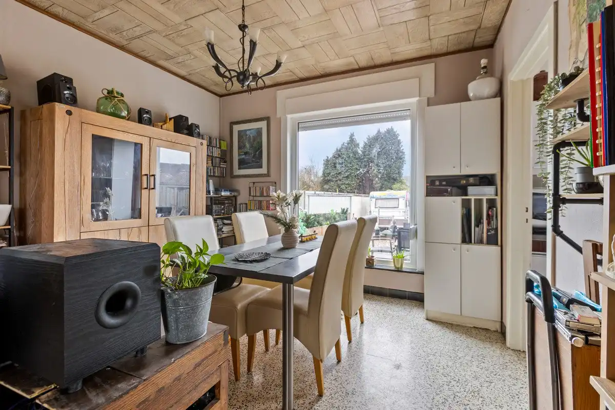 Renovatieproject te koop in Houthalen foto 5