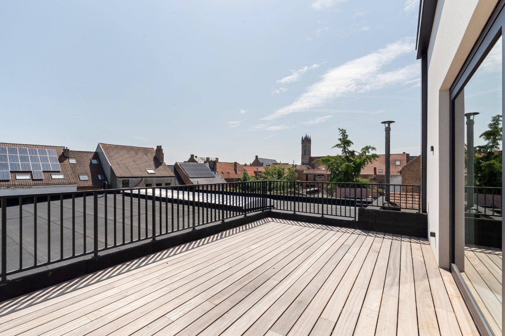 Volledig gerenoveerd duplex appartement met ruim terras en autostaanplaats foto 7