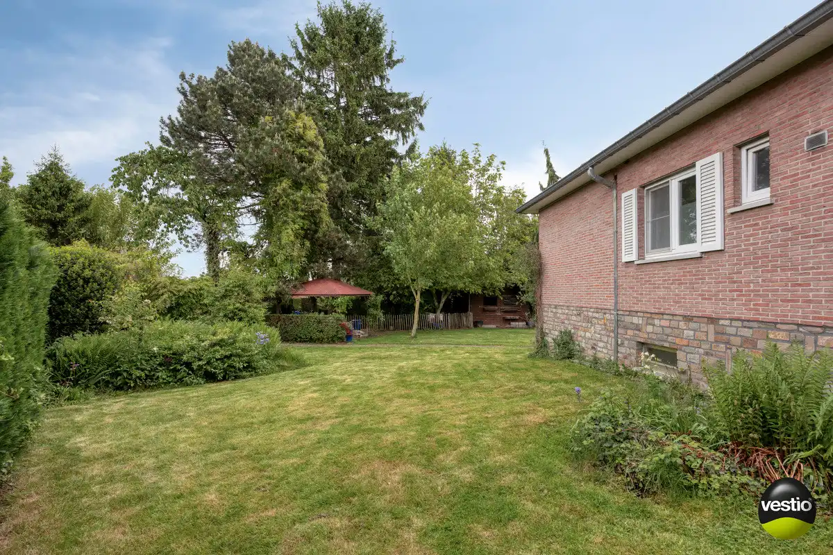 GELIJKVLOERSE WONING MET 3 SLK op 17A89CA NABIJ CENTRUM BILZEN. foto 32