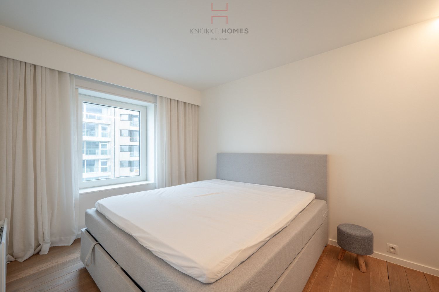 Volledig gerenoveerd vakantie-appartement met breed zijdelings zeezicht foto 17