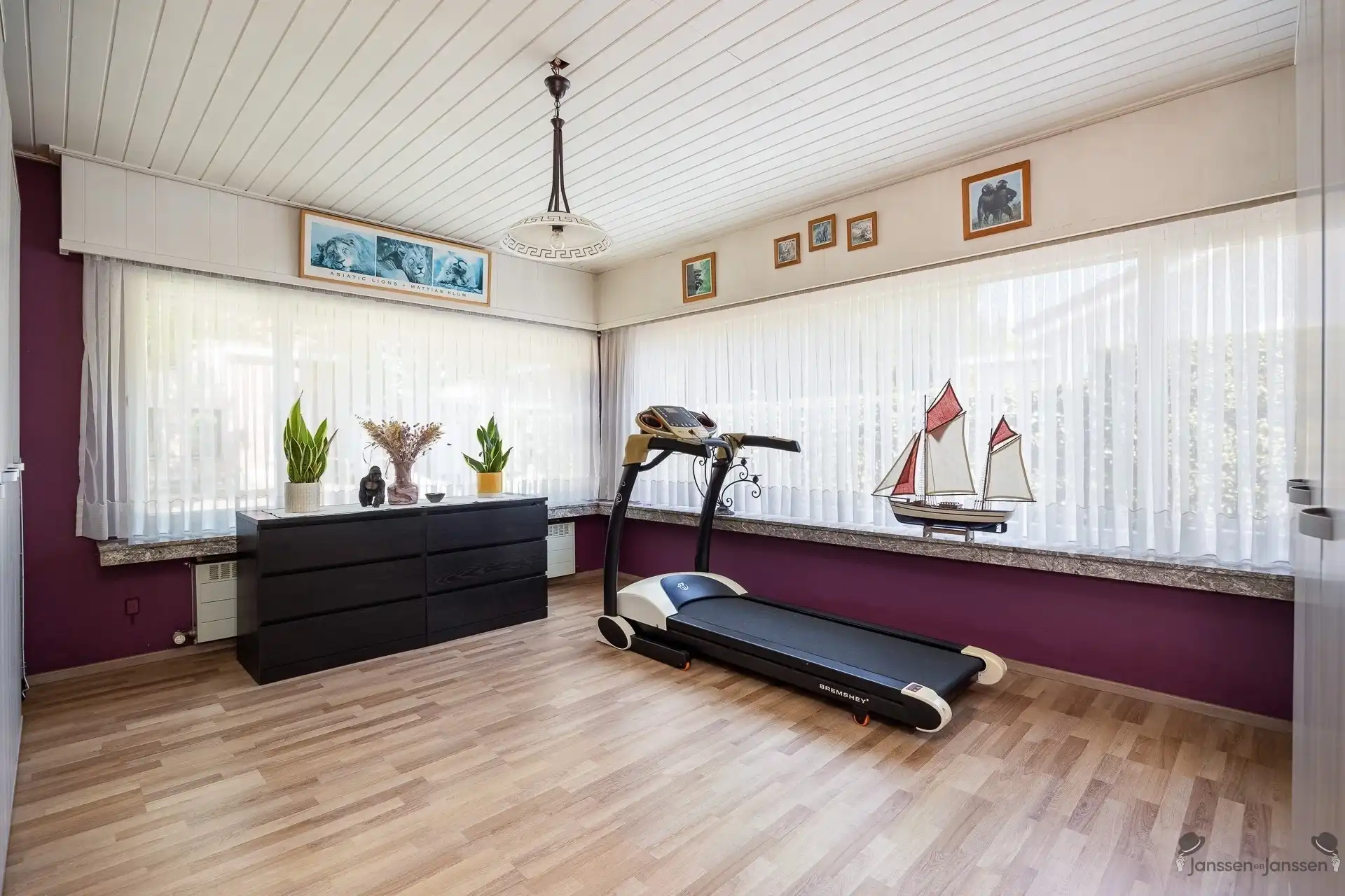 Ruime laagbouw woning met 4 slaapkamers, tuin en garage in hartje Brasschaat foto 10