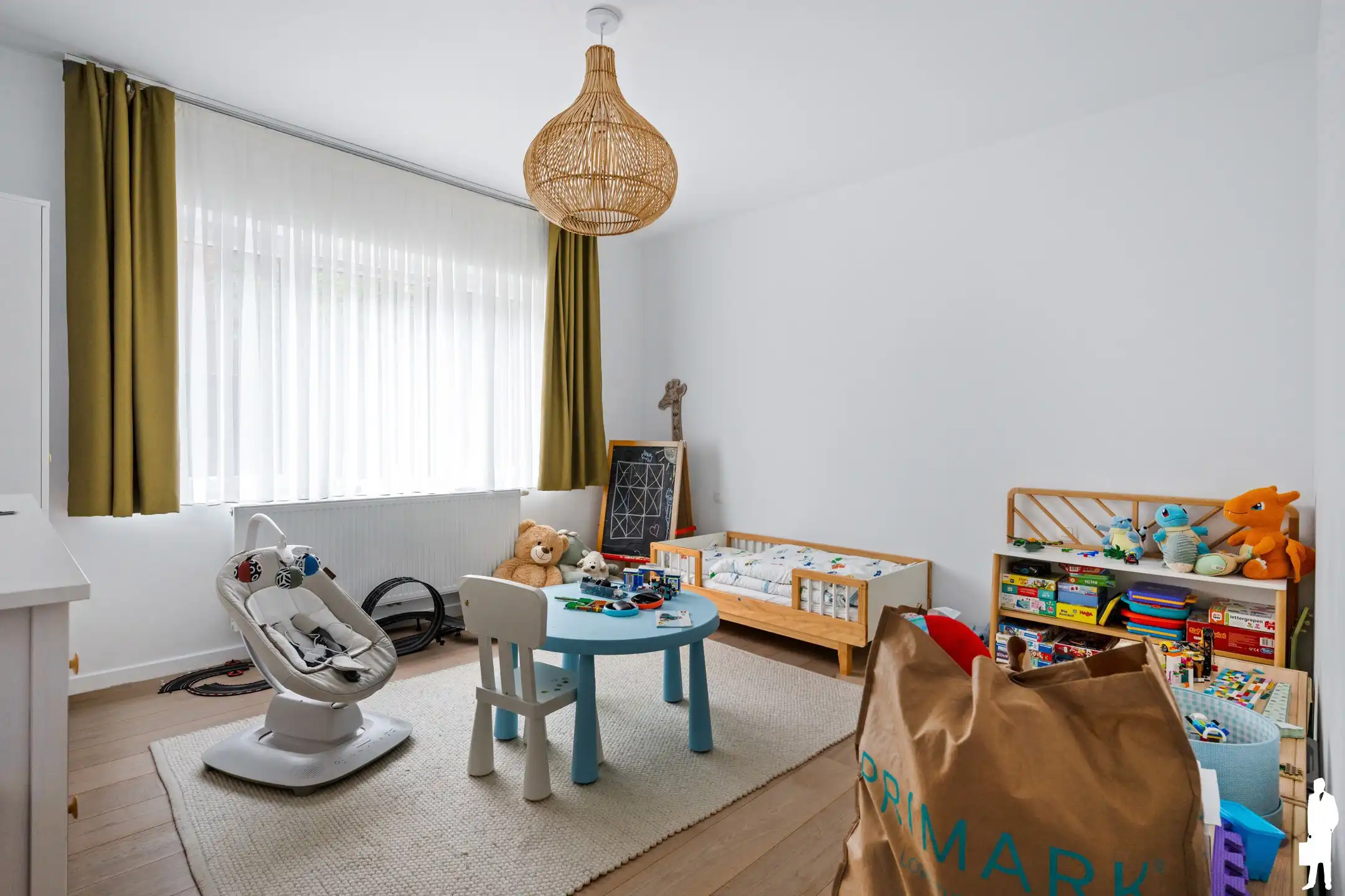 Lichtrijk gerenoveerd gelijkvloers appartement met garage  foto 10