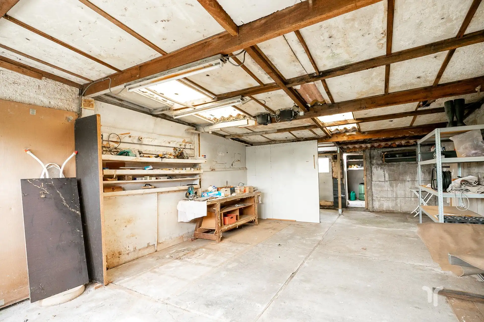 Verzorgde, op te frissen, rijwoning op centrale ligging met 3 slaapkamers. foto 11