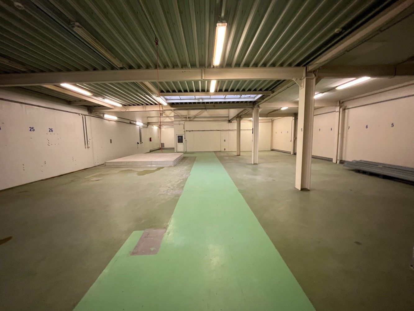 +/- 1790m² bedrijfsgebouw foto 21