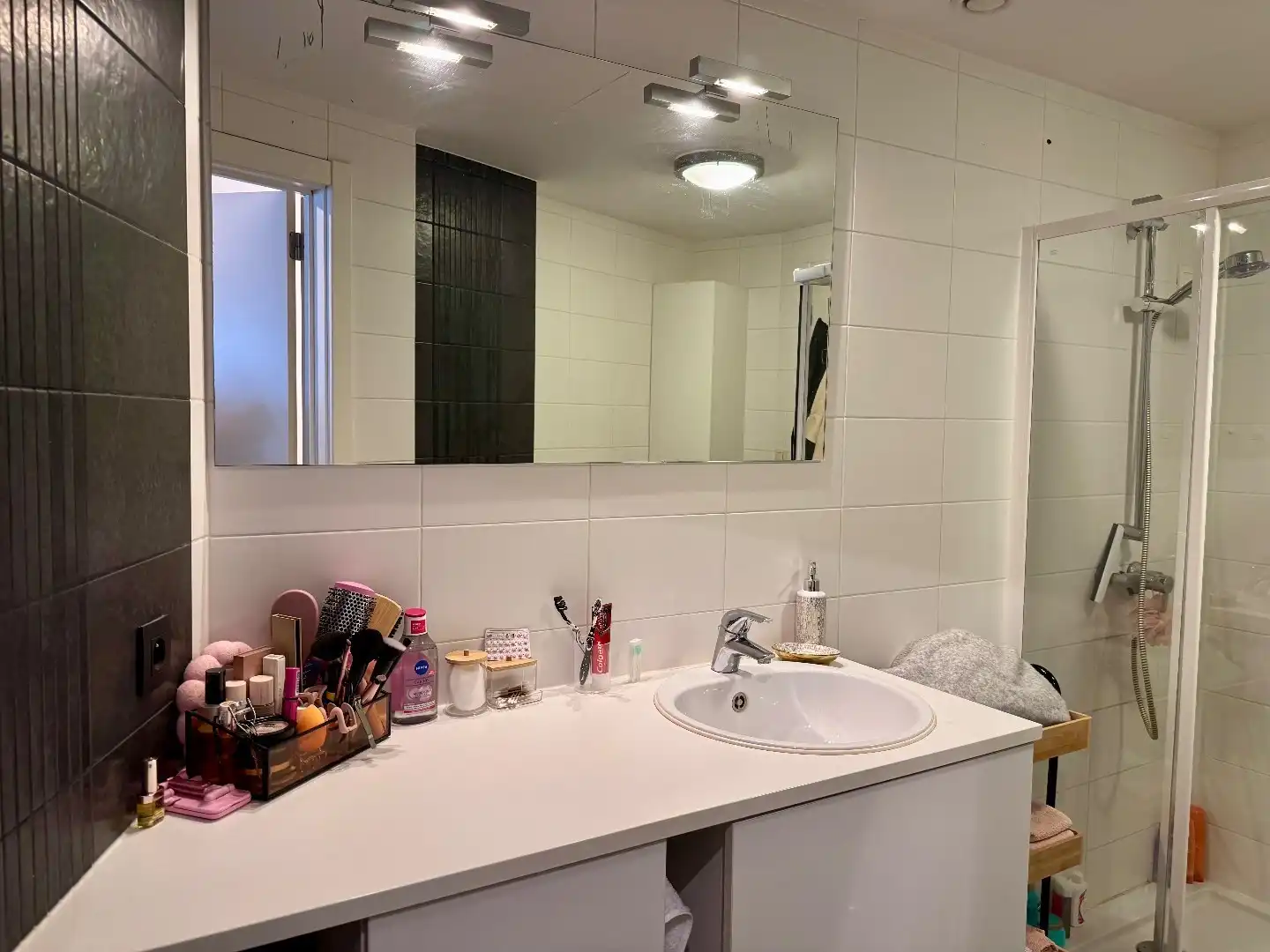 TE HUUR - Gezellige studio in Merchtem - Uitstekende ligging foto 7