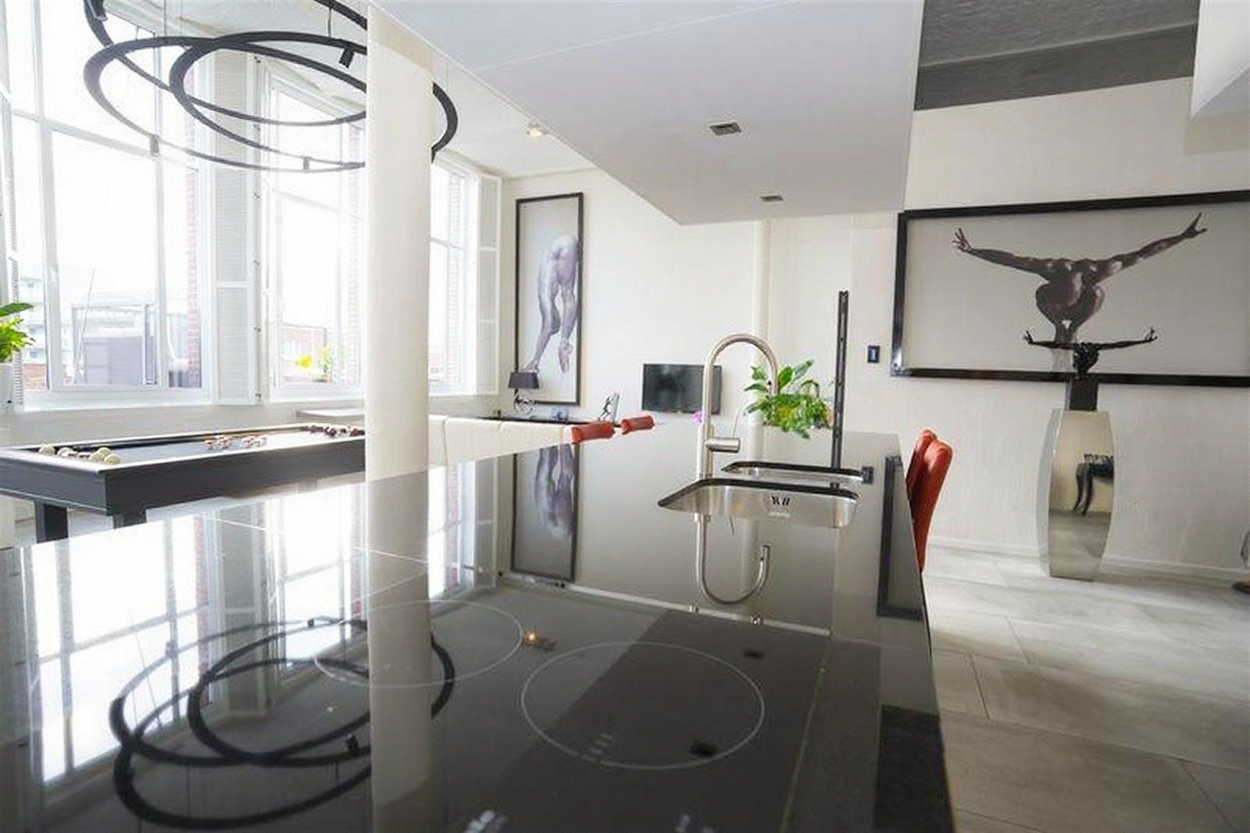 Architecturale luxe loft – zeldzaam, stijlvol & met staanplaats... foto 14