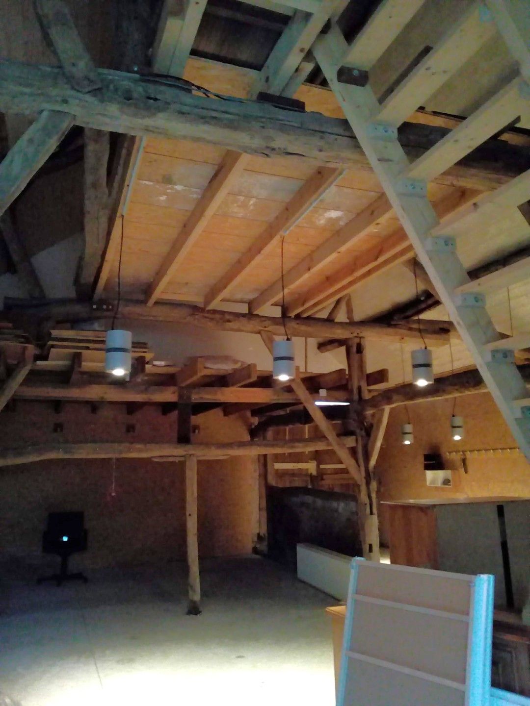 Gerenoveerde langgevelhoeve met bakhuis, zwembad en schuur foto 30