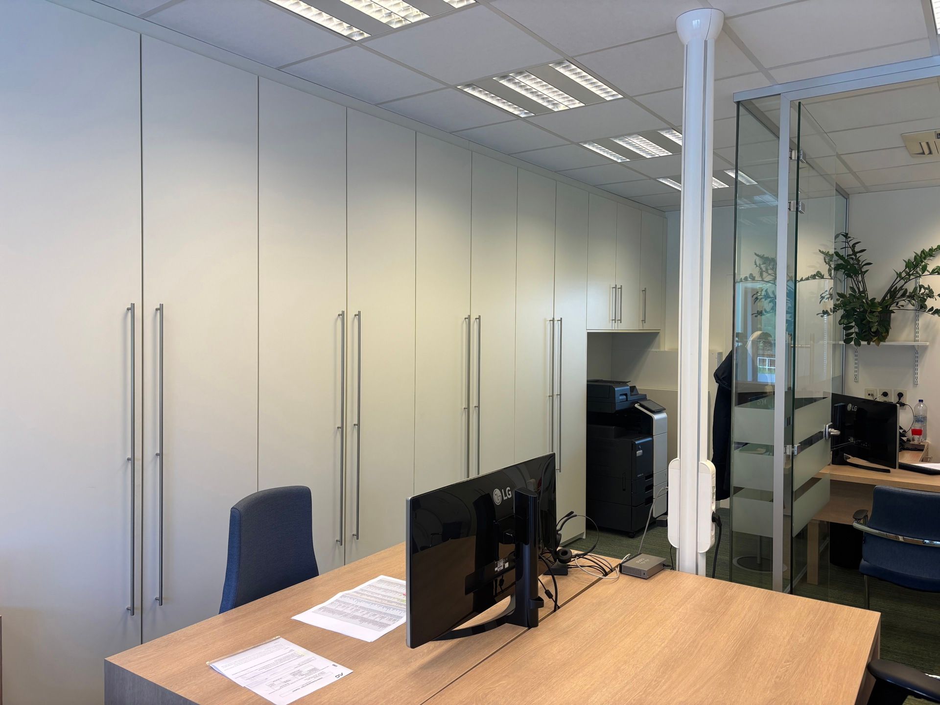 ERONDEGEM - Kantoor op toplocatie foto 4