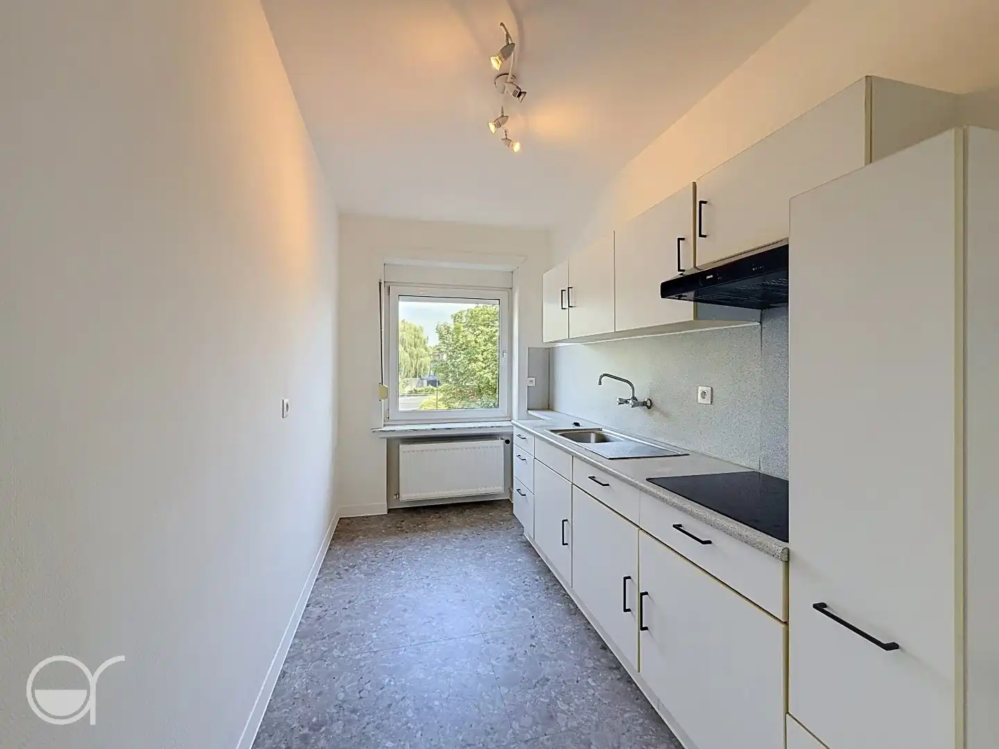 Mooi 2 slaapkamer appartement nabij Gent zuidpark met ideale uitvalswegen en garagebox foto 3