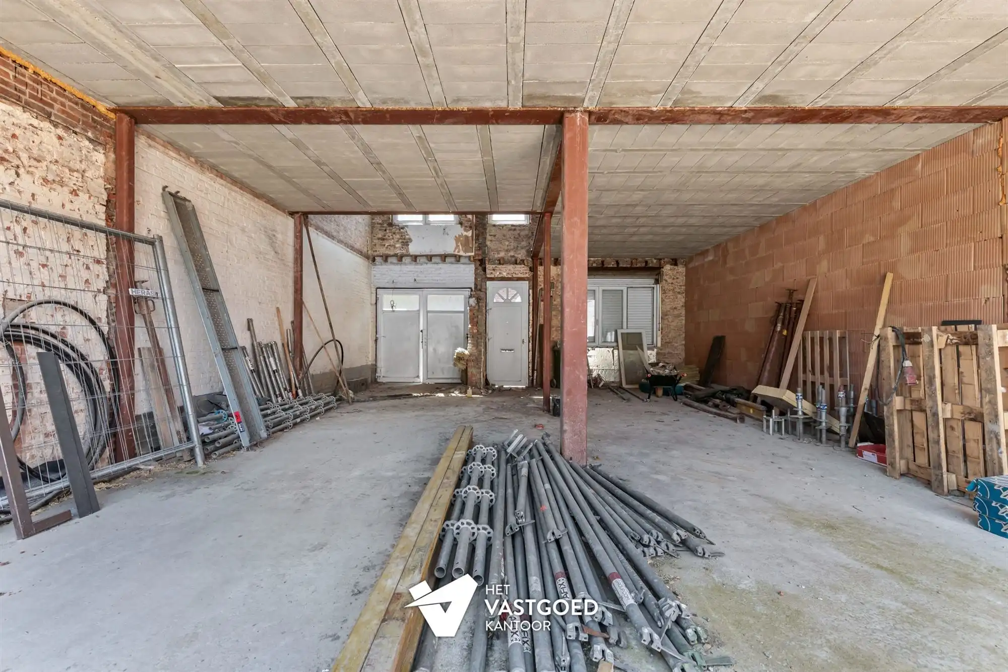 ZEER INTERESSANT INVESTERINGSPROJECT VAN EEN REEDS GESTRIPTE WONING TE HASSELT CENTRUM foto 4